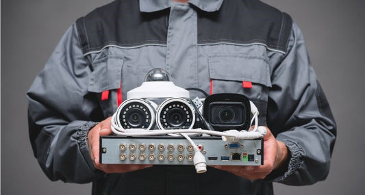 Technicien responsable du système de vidéosurveillance professionnelle