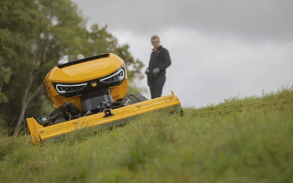 La meilleure tondeuse robot pour terrains vallonnés