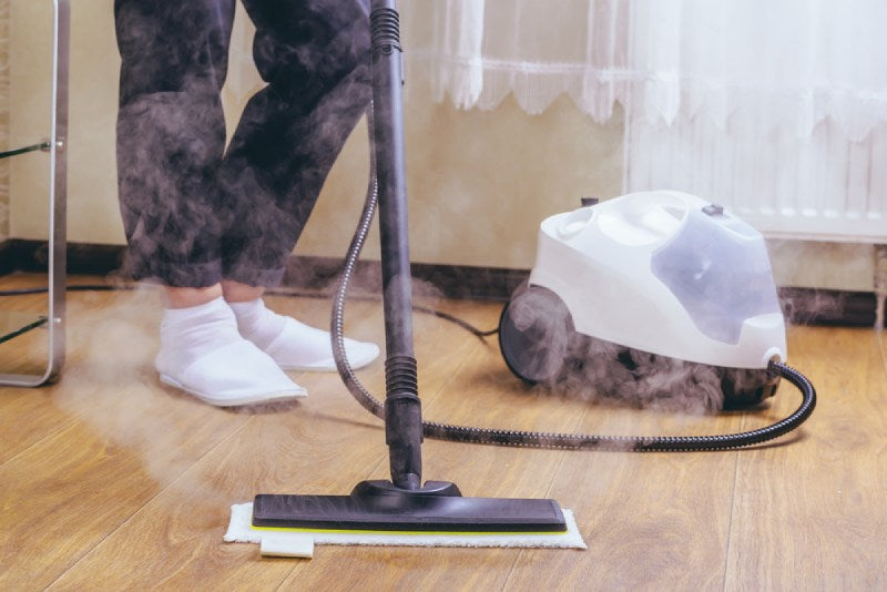 [Guide] Peut-on utiliser un nettoyeur vapeur sur un parquet stratifié ?
